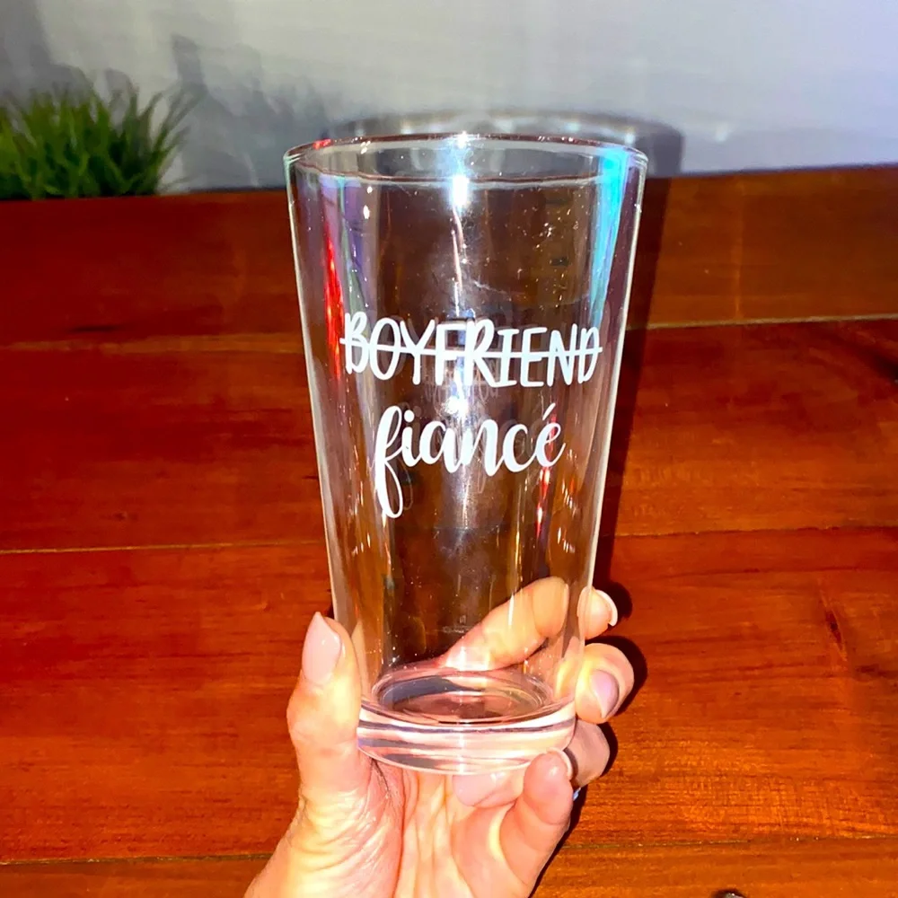 Pair of Fiancé glassware. One beer glass, one wine glass. - Picture 2 of 3